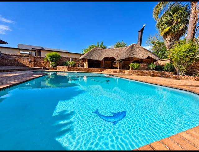 4 BEDROOM HOUSE FOR SALE IN KEMPTON PARK EXT 04